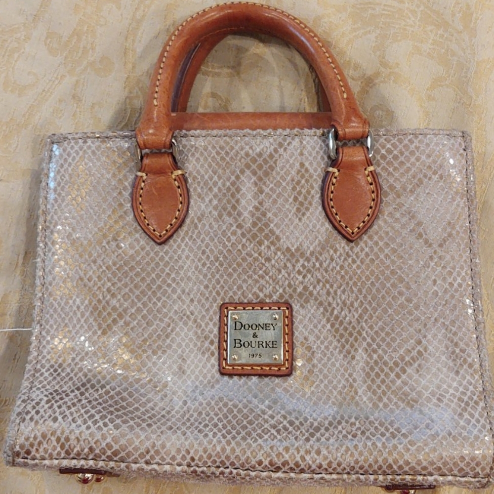 Dooney & Bourke bag